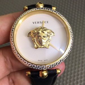 🖤VERSACE woman’s 39mm watch
